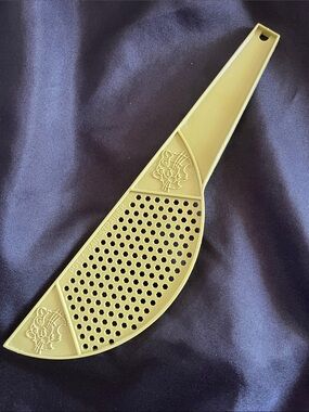 Vtg ESSO Exxon TONY THE TIGER Pot Strainer AVOCADO GREEN Plastic MCM Advertising